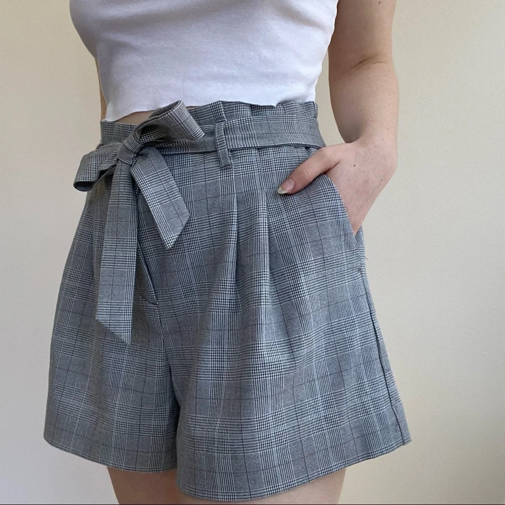 LOFT Houndstooth Grey Fall Shorts Size 12